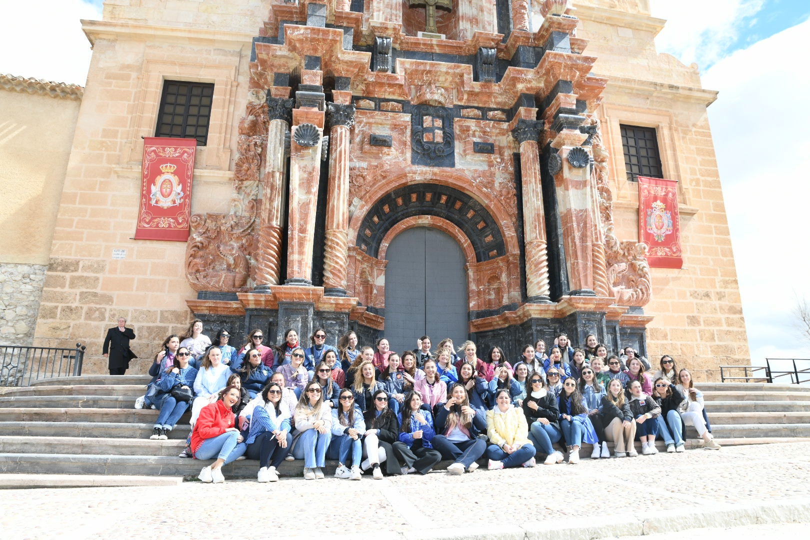 Las Hogueras de Alicante ponen fin a las convivencias con una misa en Caravaca de la Cruz