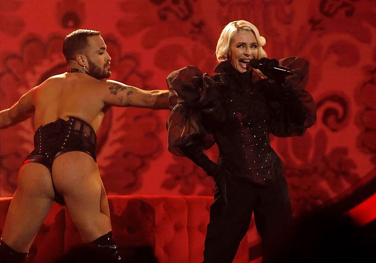 Actuación de Nebulossa en el Benidorm Fest