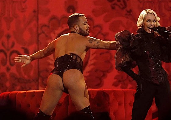 Actuación de Nebulossa en el Benidorm Fest