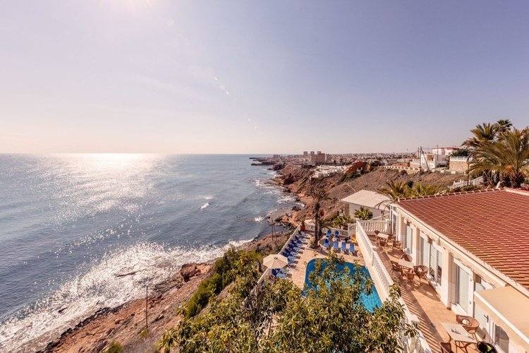 Imagen principal - Imágenes del hotel de Torrevieja.