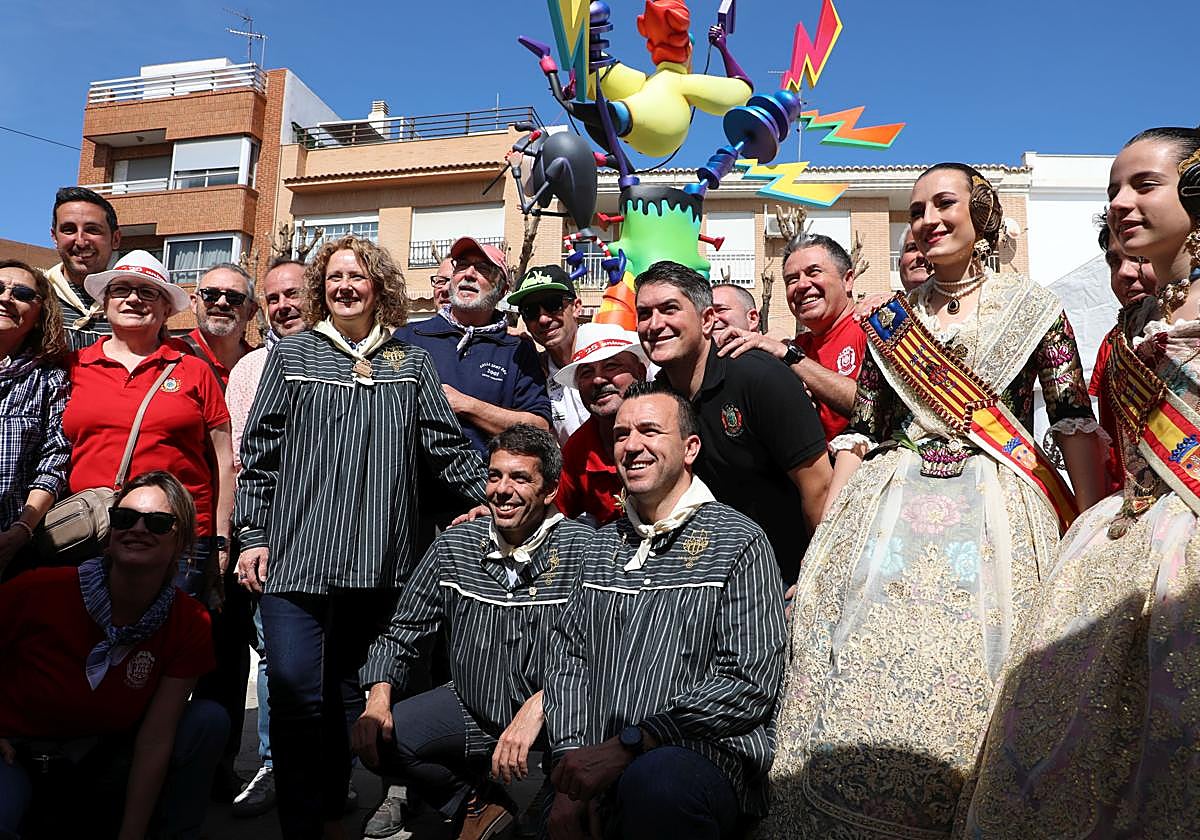 El presidente, en su visita a las Fallas de Torrent.