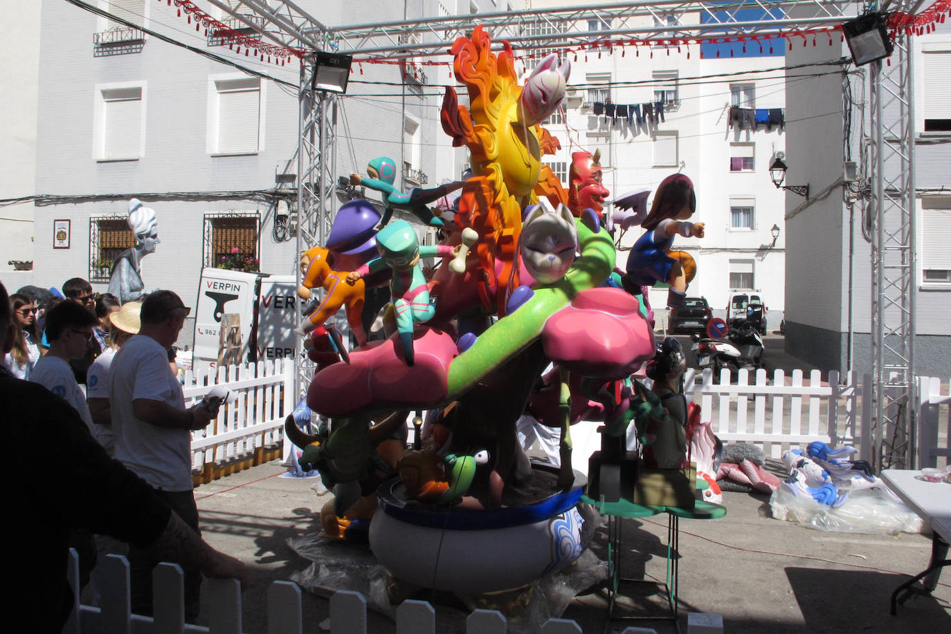 Las fallas de Dénia ya lucen con todo su esplendor