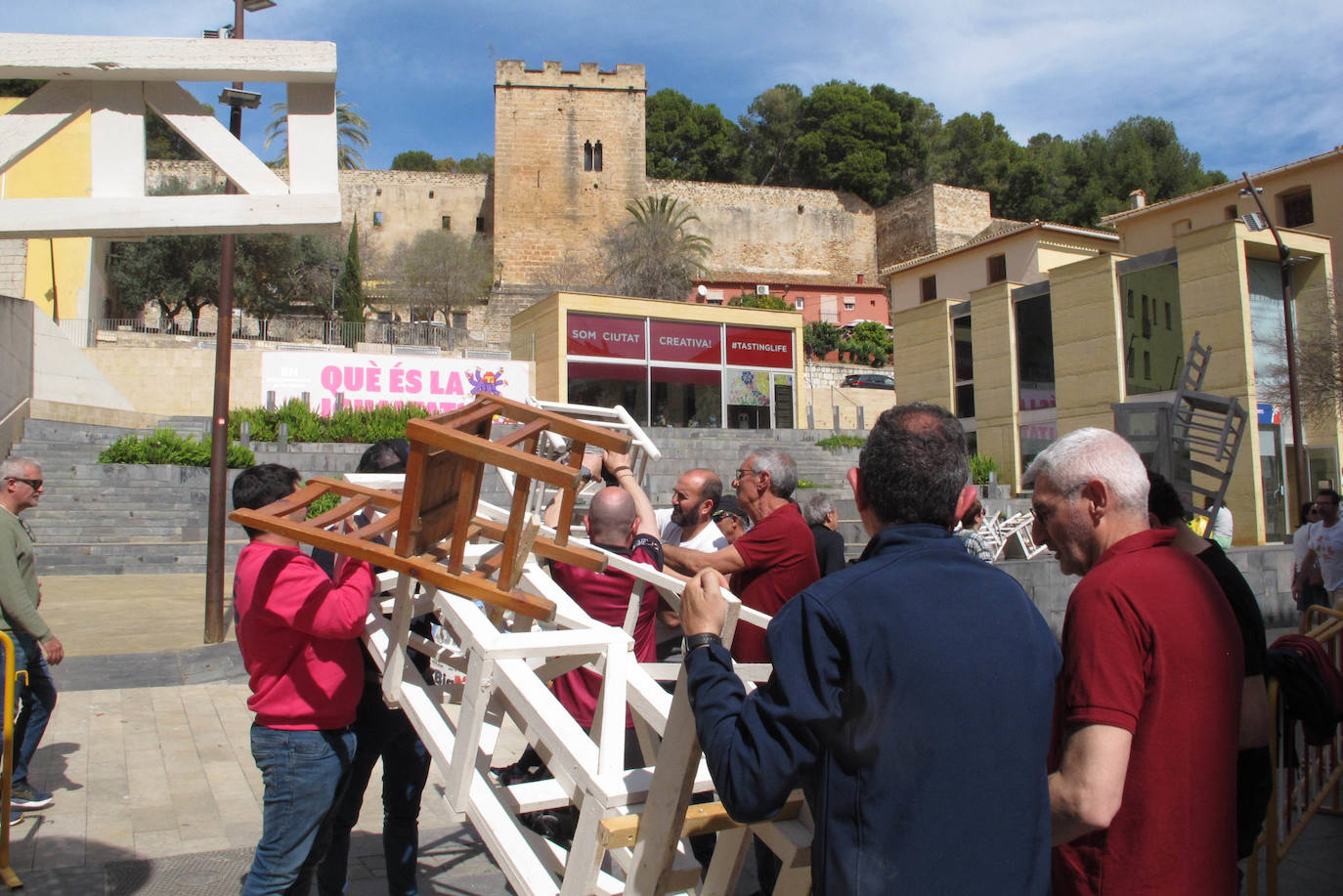 Las fallas de Dénia ya lucen con todo su esplendor