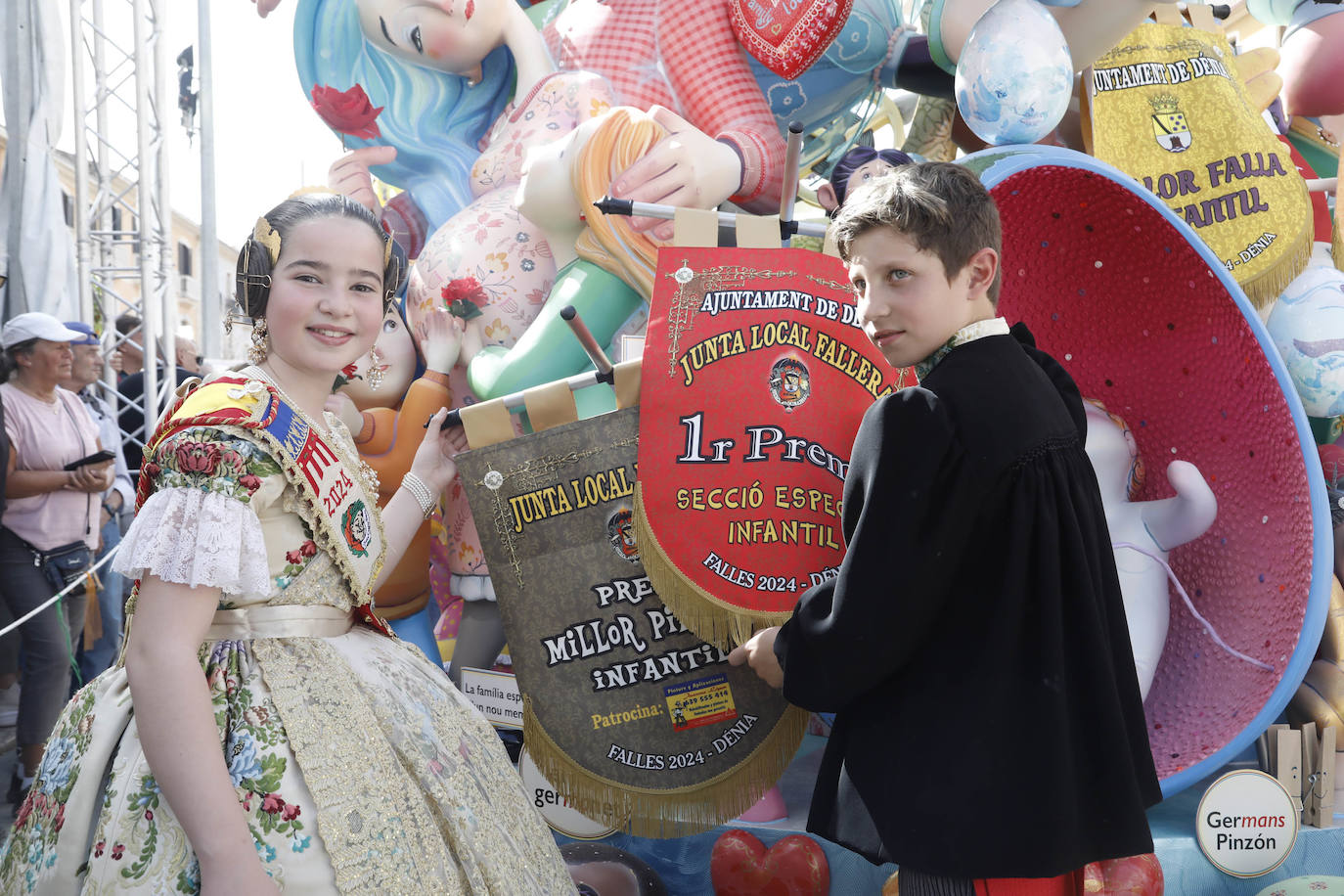 Así han vivido las fallas de Dénia la entrega de premios infantiles
