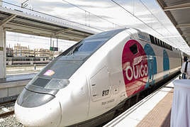Tren Ouigo en la estación de Alicante.