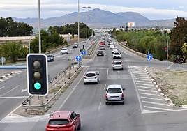 Tráfico en la avenida de la Universidad.