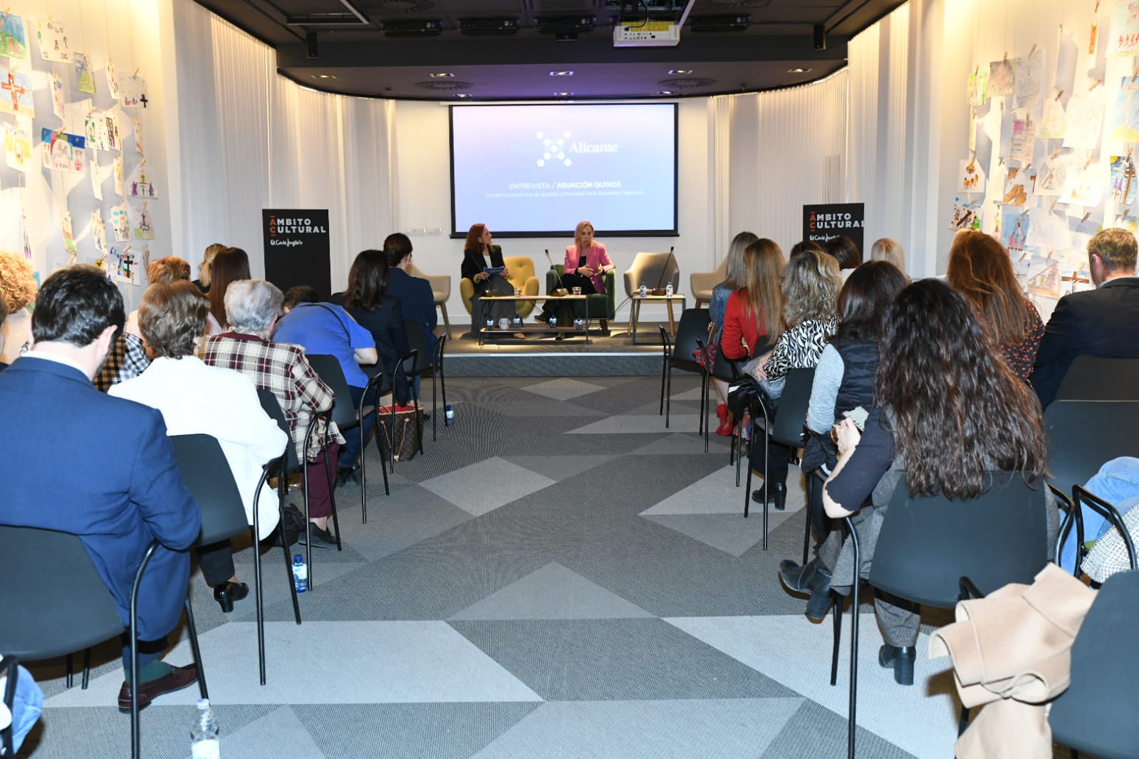 Imágenes del foro &#039;Talento y liderazgo femenino&#039; de TodoAlicante
