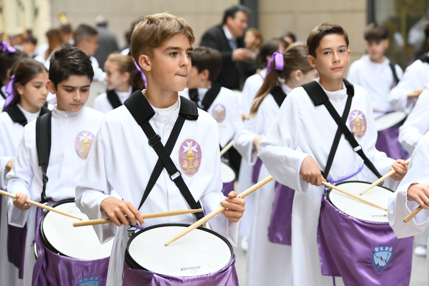 Palmas, ramas de olivo y los primeros pasos abren la carrera oficial de la Semana Santa alicantina
