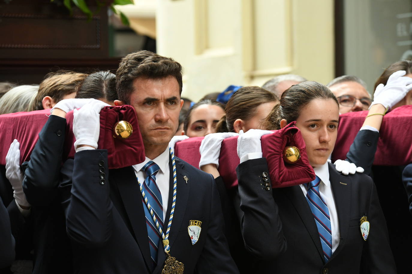 Palmas, ramas de olivo y los primeros pasos abren la carrera oficial de la Semana Santa alicantina