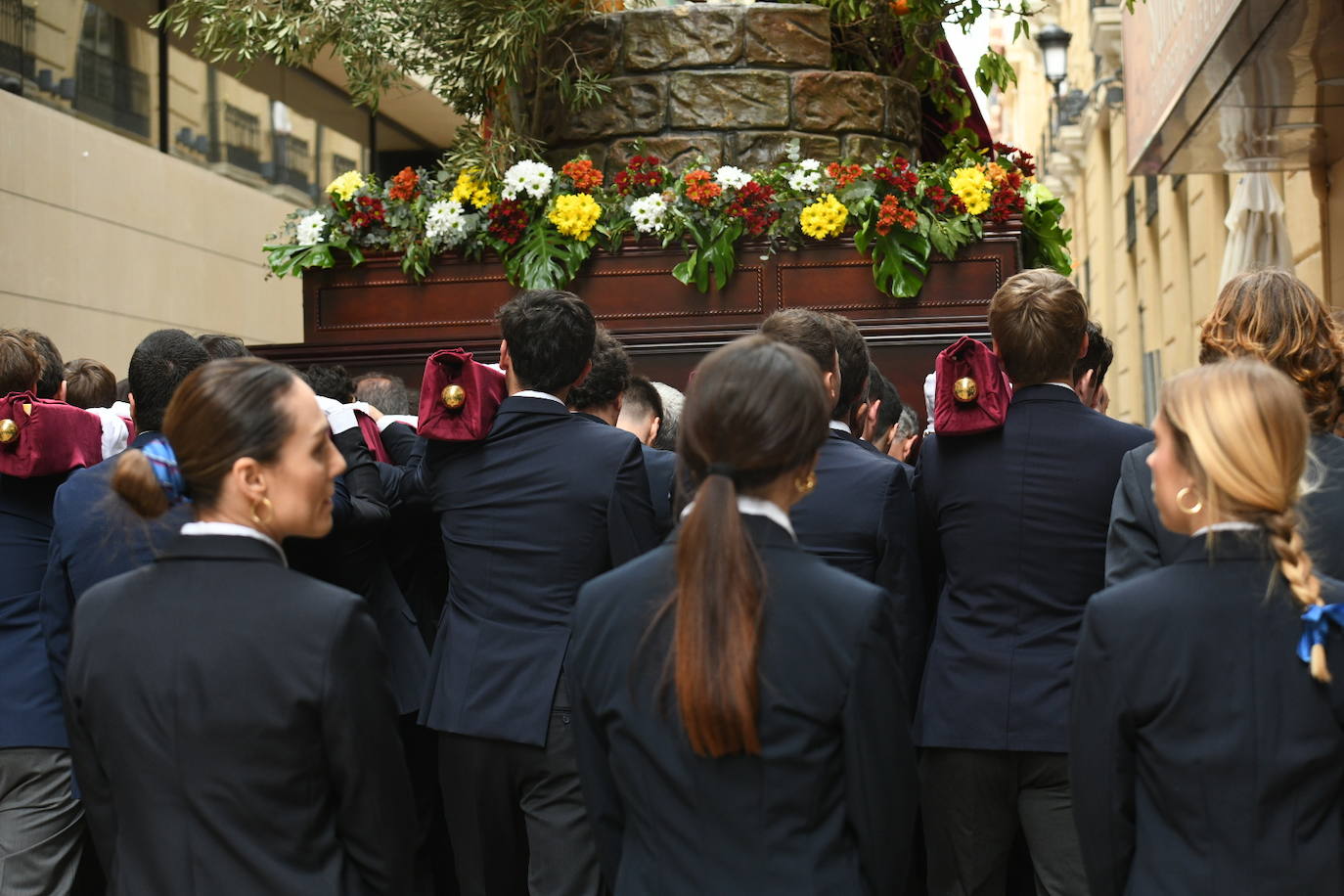 Palmas, ramas de olivo y los primeros pasos abren la carrera oficial de la Semana Santa alicantina