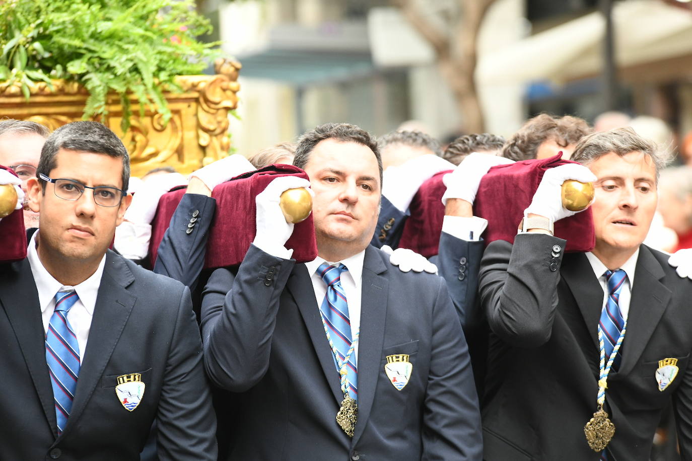 Palmas, ramas de olivo y los primeros pasos abren la carrera oficial de la Semana Santa alicantina