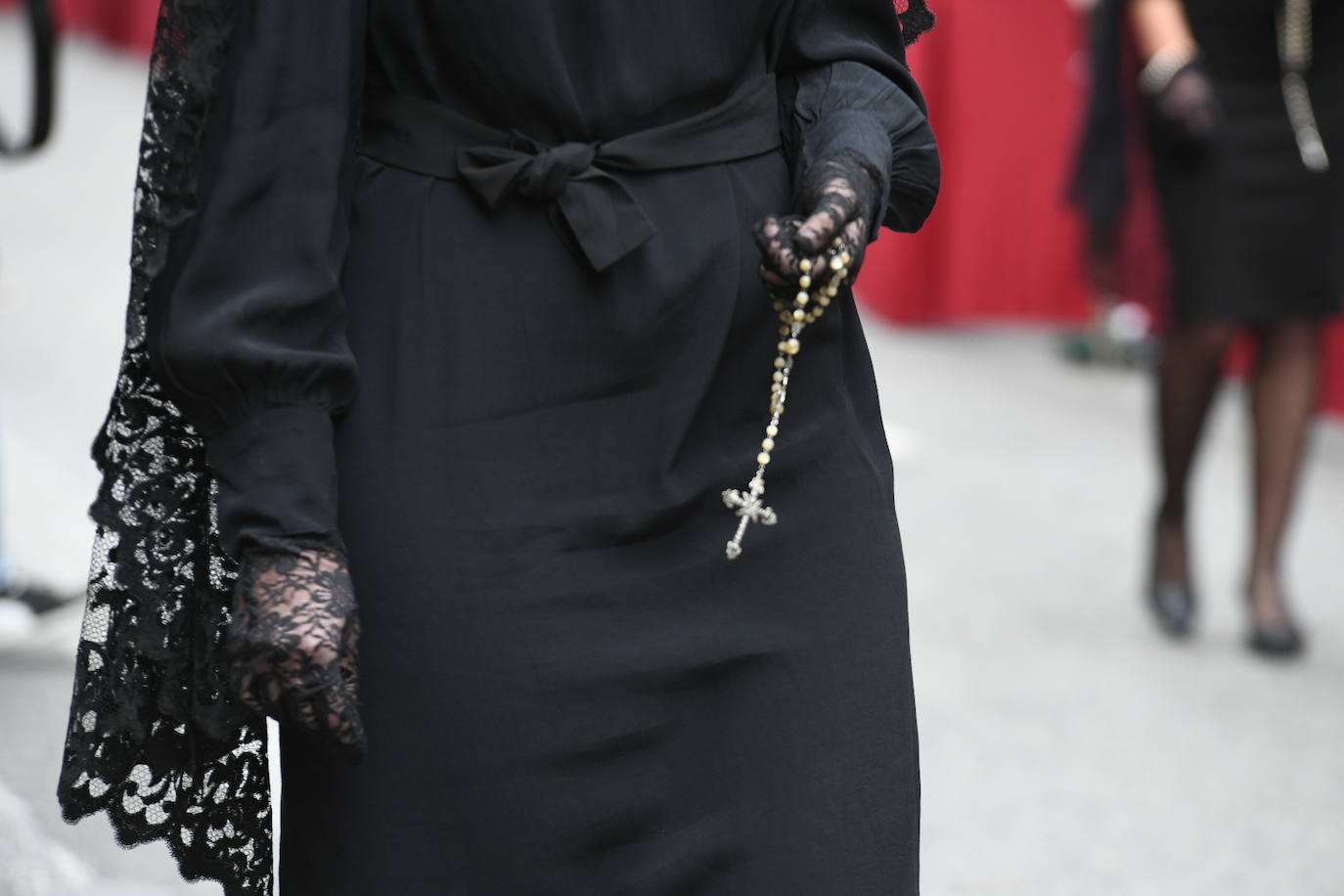 Palmas, ramas de olivo y los primeros pasos abren la carrera oficial de la Semana Santa alicantina