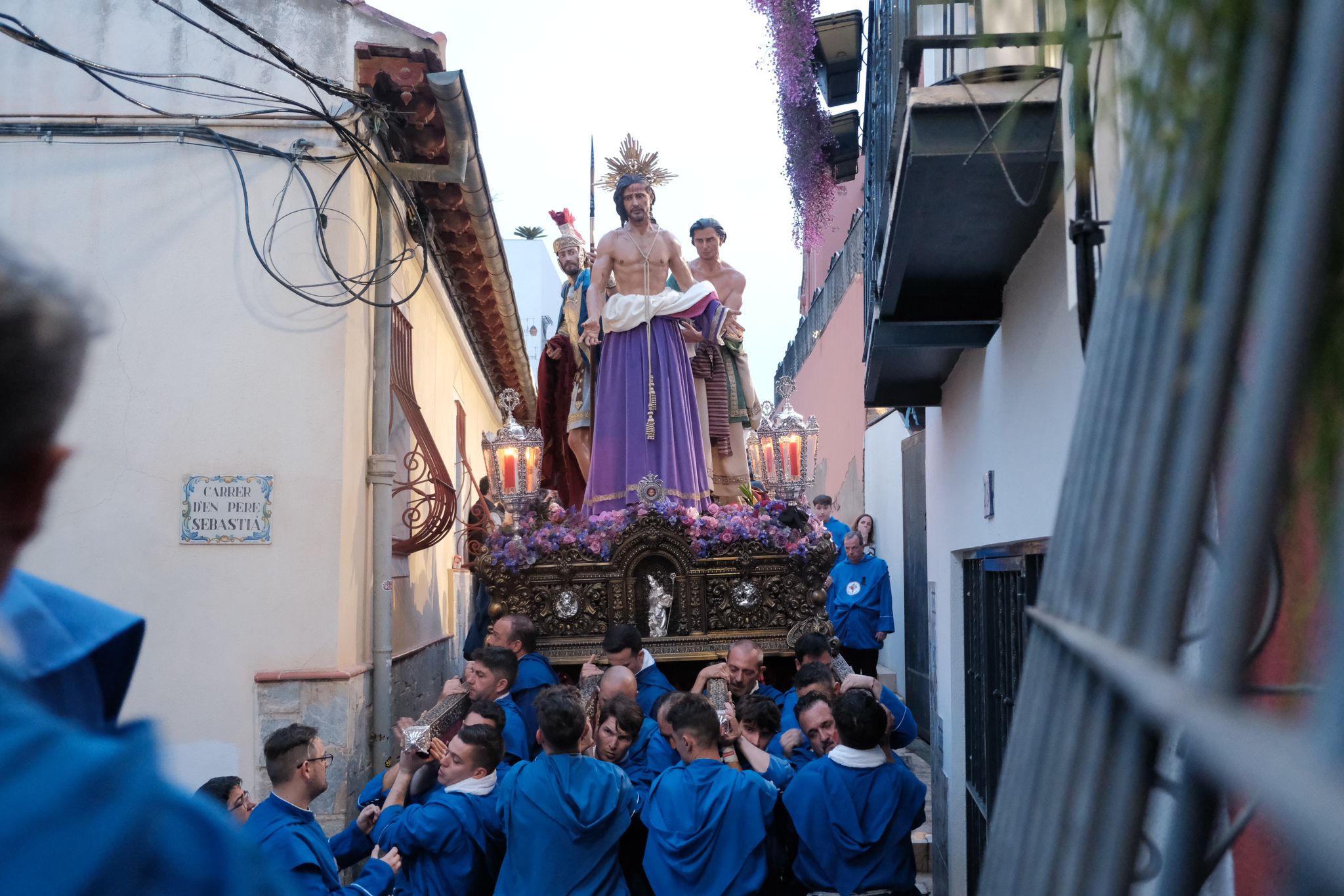La Hermandad Agustina de Alicante consigue procesionar en su 25 aniversario