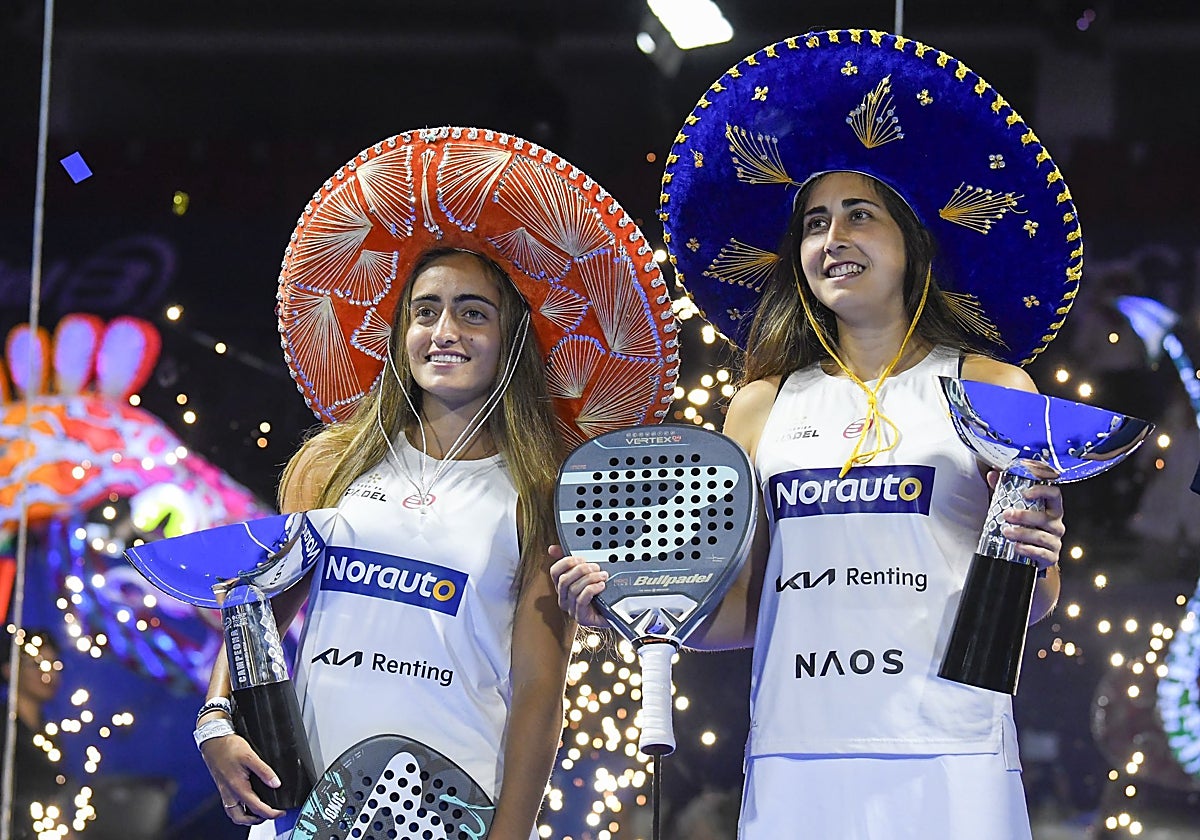 Jéssica Castelló, a la derecha, tras ganar en Acapulco.