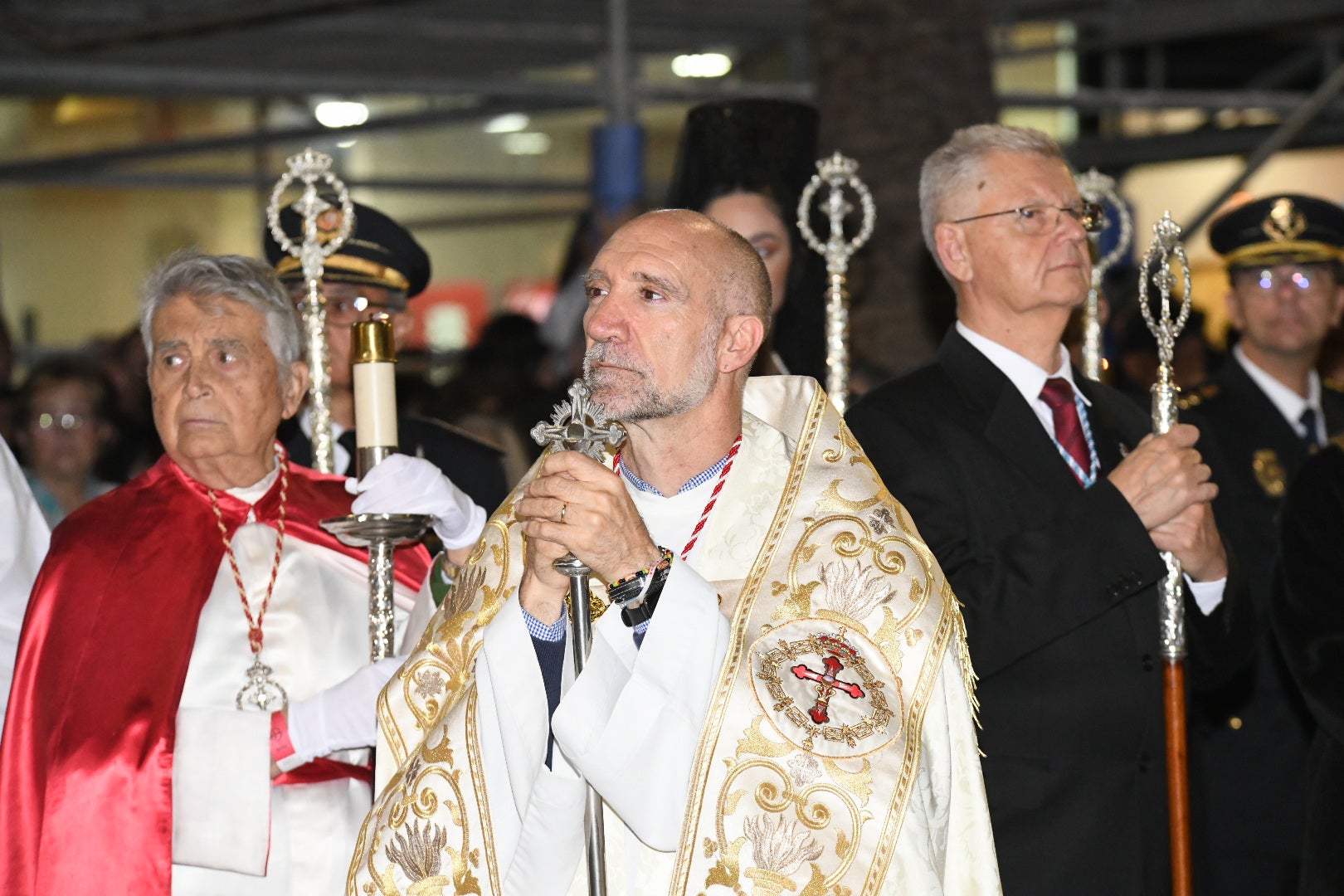 La impresionante Santa Cena procesiona por las calles de Alicante