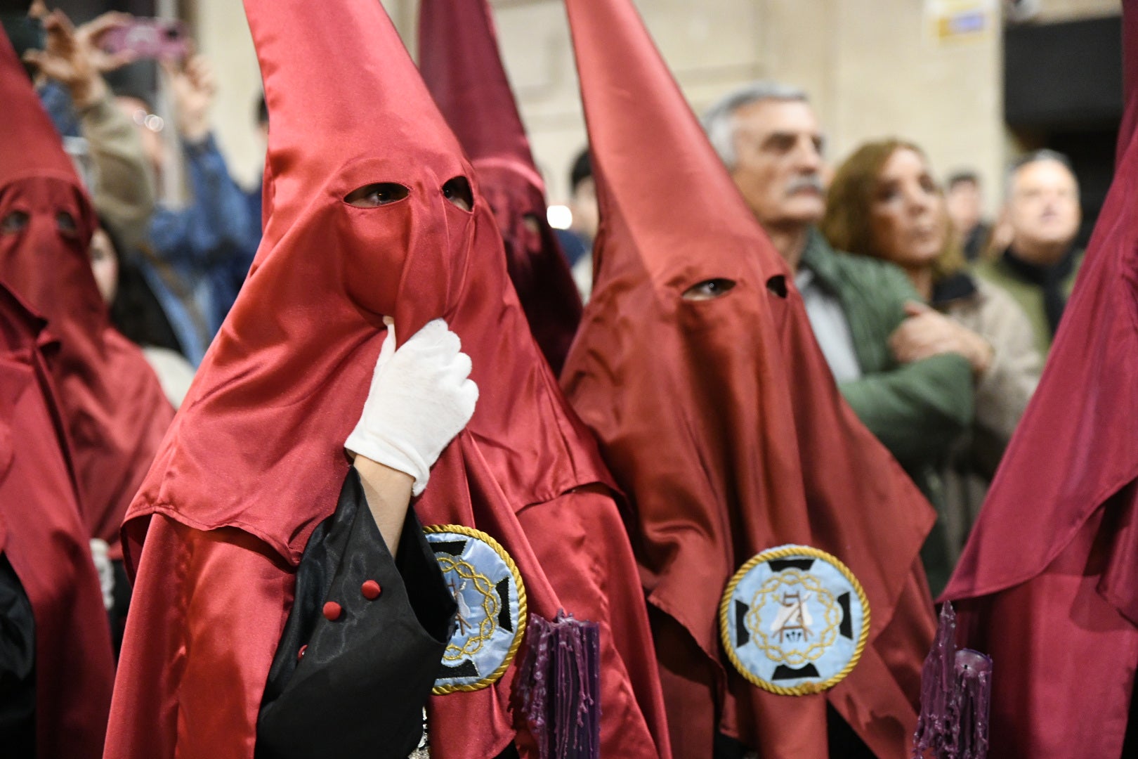 Encuentro entre el Cristo de la Paz y María Santísima del Mayor Dolor a las puertas del Teatro Principal de Alicante