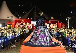 Marina Niceto cerró la pasarela de candidatas 2022.