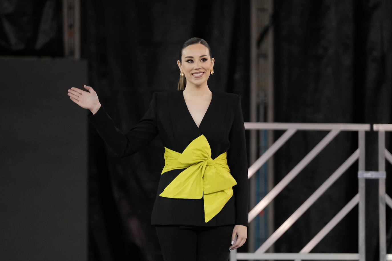 El primer ensayo de las candidatas a Bellea del Foc 2024, paso a paso