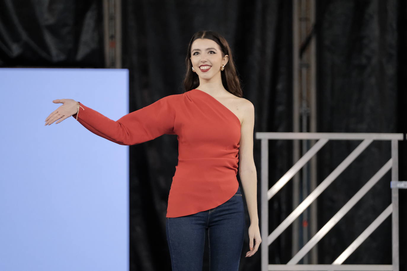 El primer ensayo de las candidatas a Bellea del Foc 2024, paso a paso
