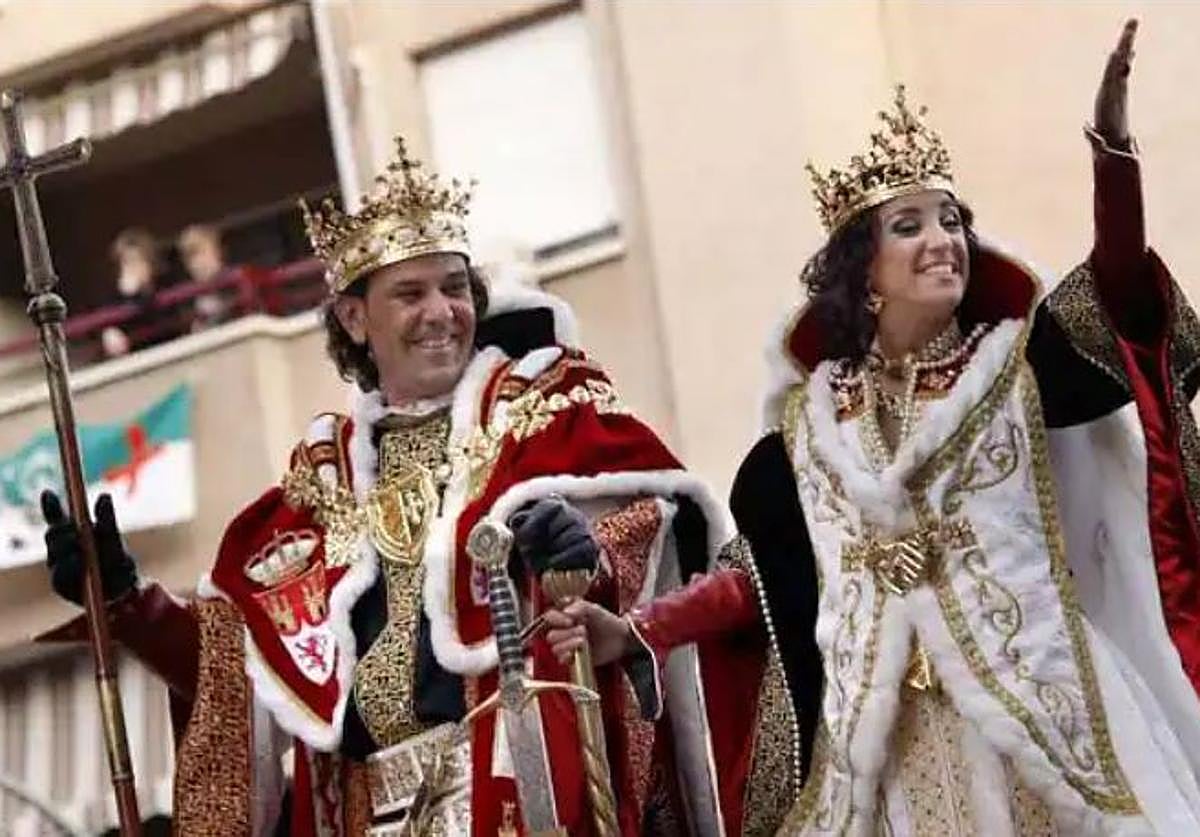Desfile de Moros y Cristianos en San Vicente.