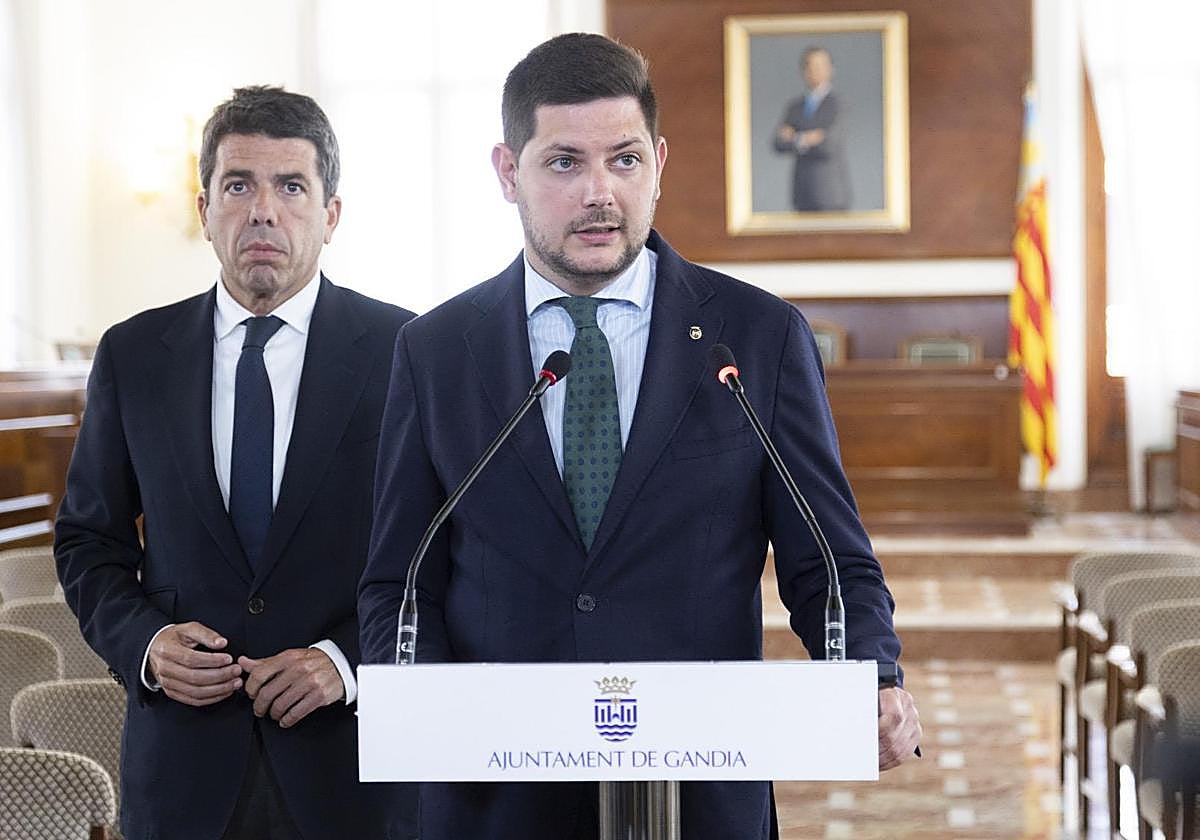 Carlos Mazón y José Manuel Prieto comparecen ante los medios tras la reunión.