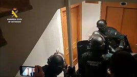 Imágenes de la operación de la Guardia Civil en Guardamar del Segura.