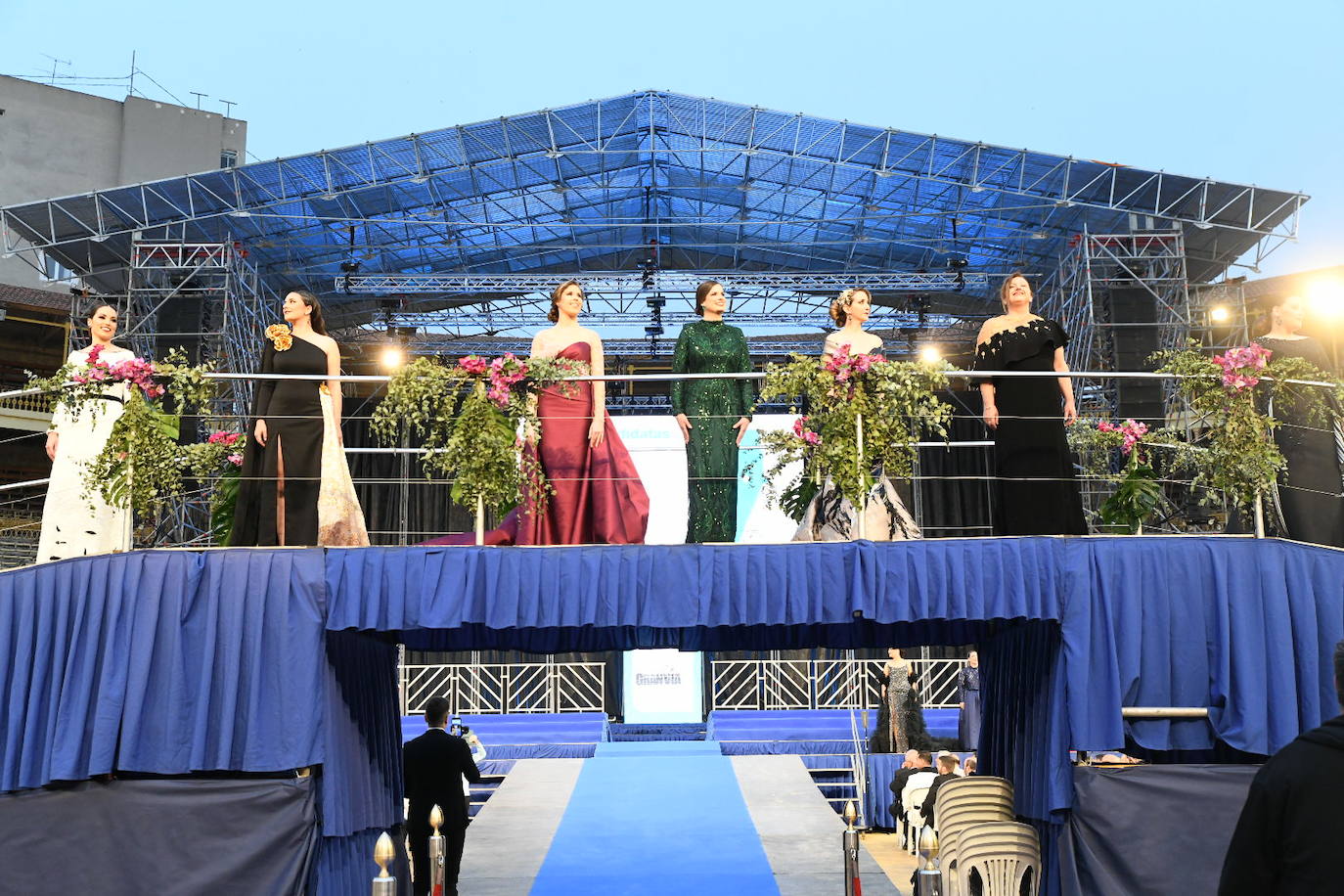 Las candidatas a bellea del foc de Alicante lucen sus mejores galas