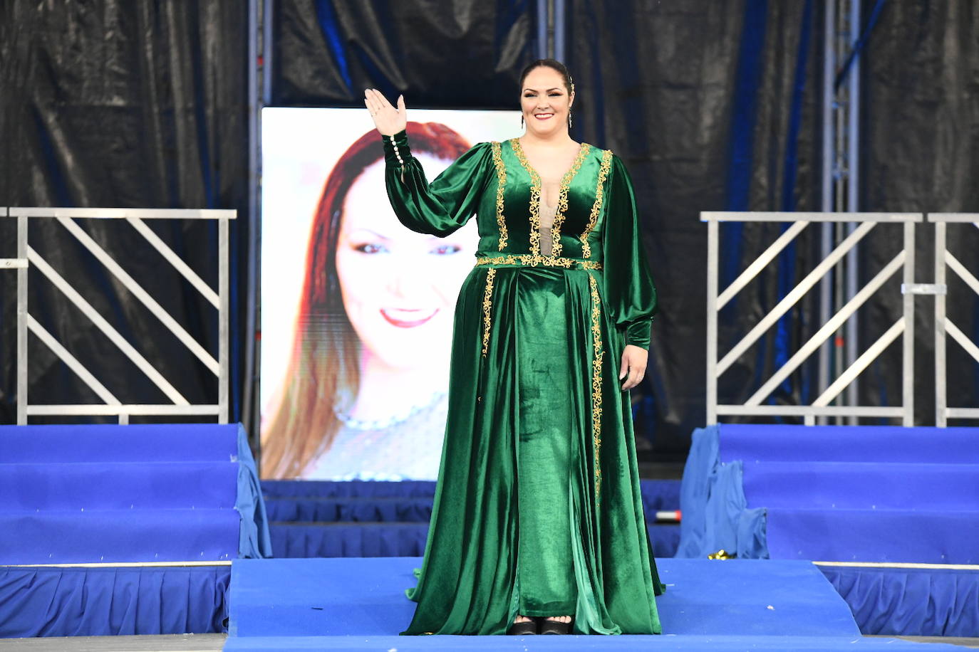 Las candidatas a bellea del foc de Alicante lucen sus mejores galas