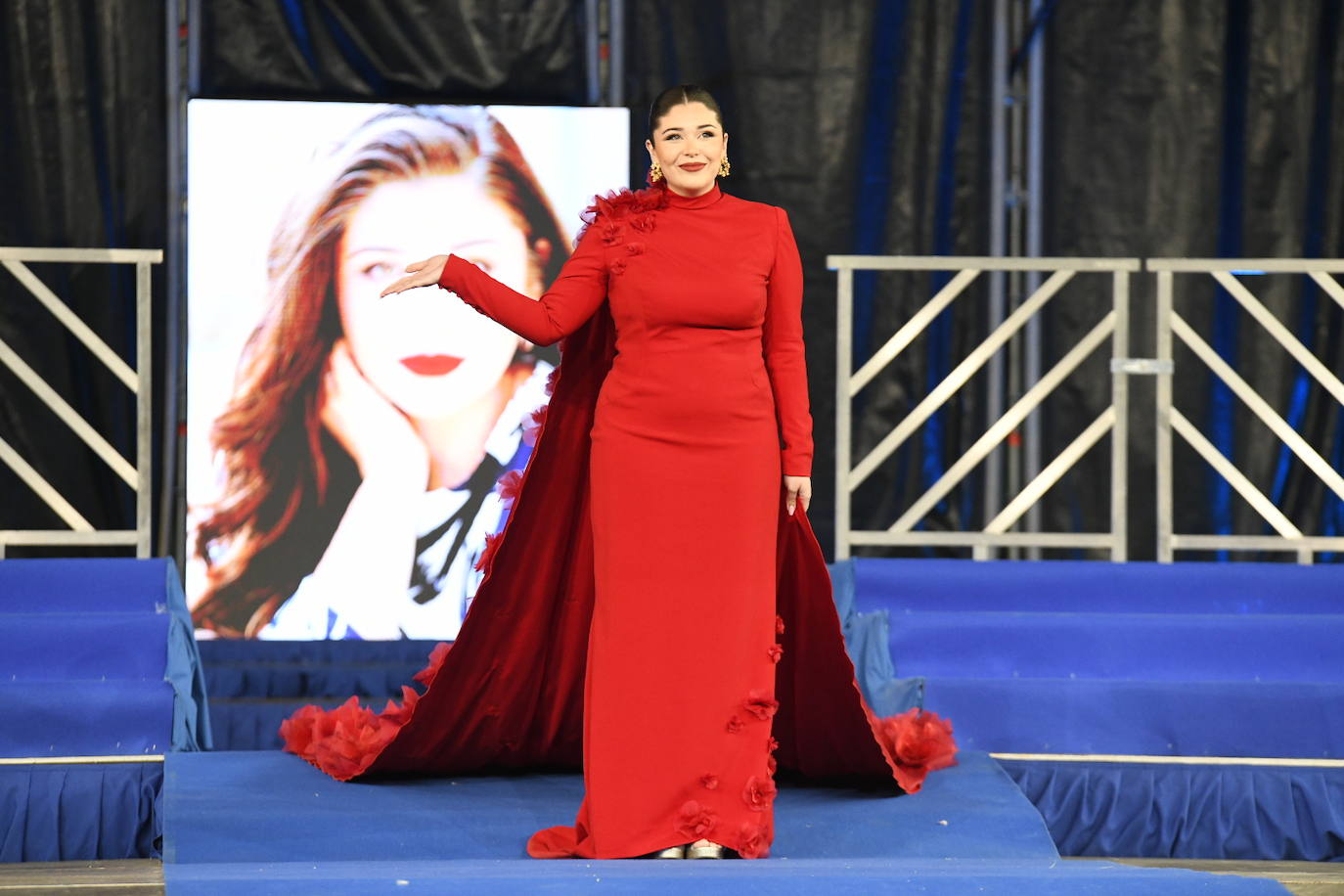 Las candidatas a bellea del foc de Alicante lucen sus mejores galas