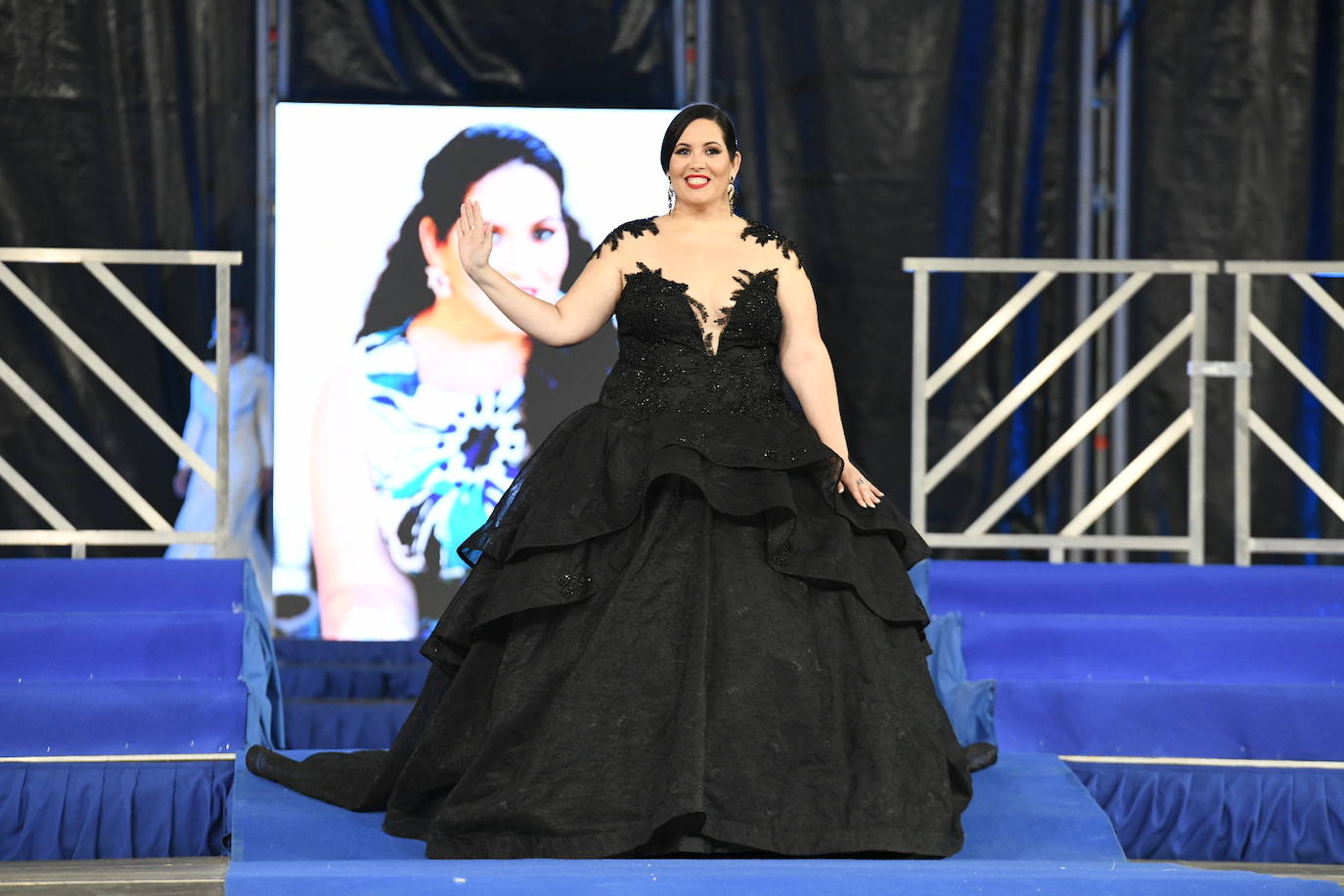 Las candidatas a bellea del foc de Alicante lucen sus mejores galas