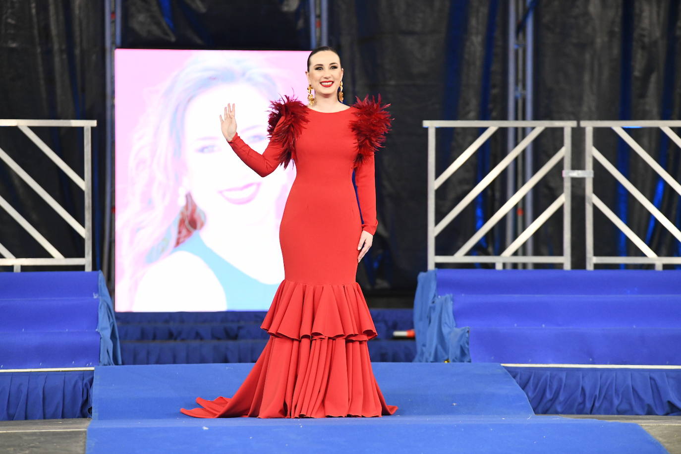 Las candidatas a bellea del foc de Alicante lucen sus mejores galas