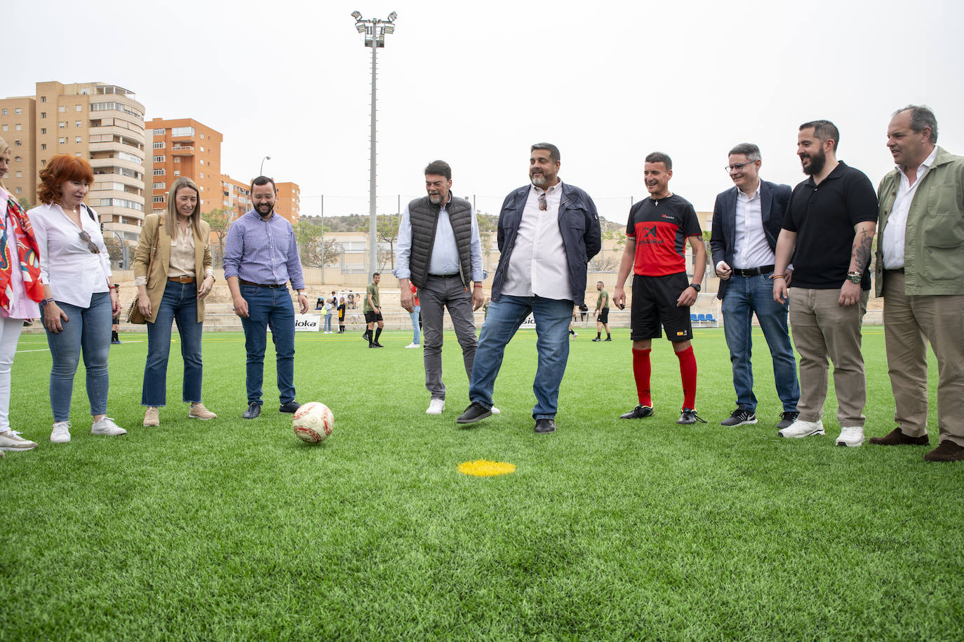 Así ha sido el partido de fútbol de Pueblo Gitano y Guardia Civil