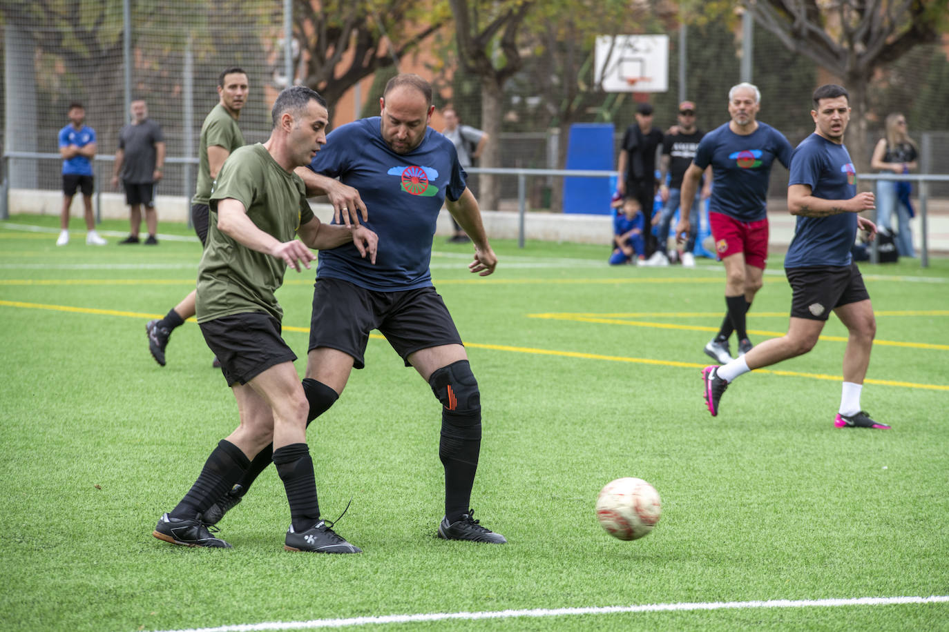 Así ha sido el partido de fútbol de Pueblo Gitano y Guardia Civil