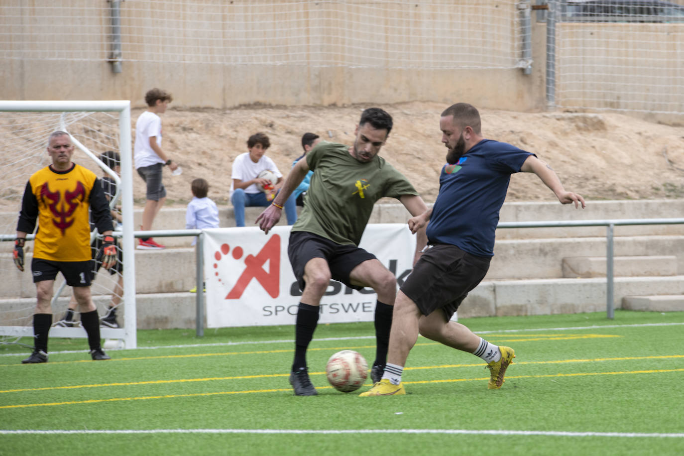 Así ha sido el partido de fútbol de Pueblo Gitano y Guardia Civil