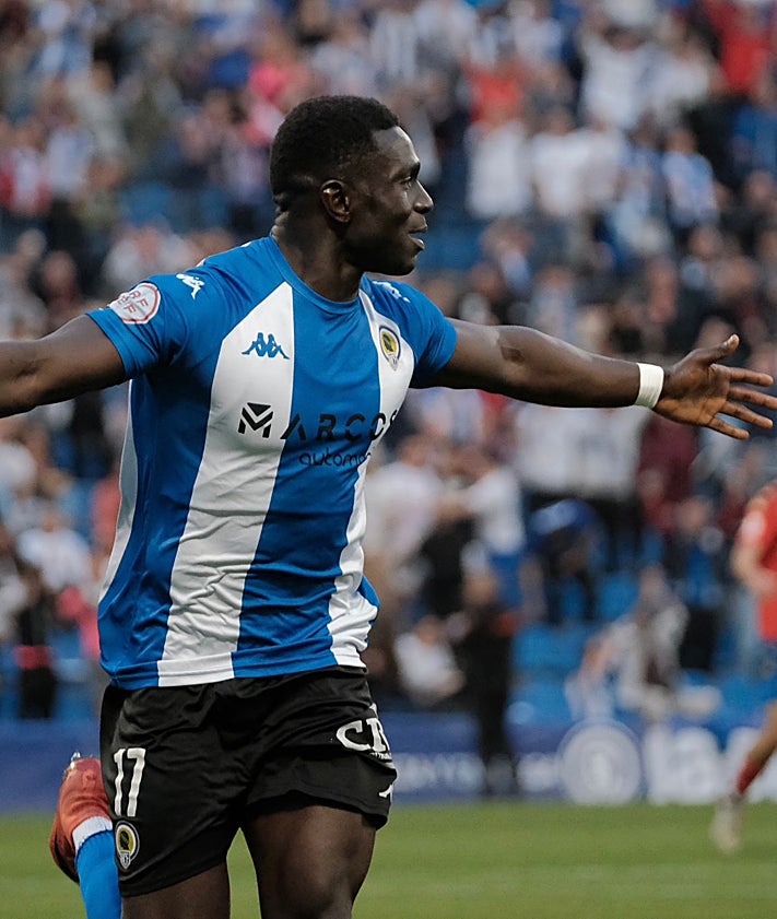 Imagen secundaria 2 - Nico Espinosa anotó de penalti, Coscia no ha tenido su tarde y Mendes entró y marcó.