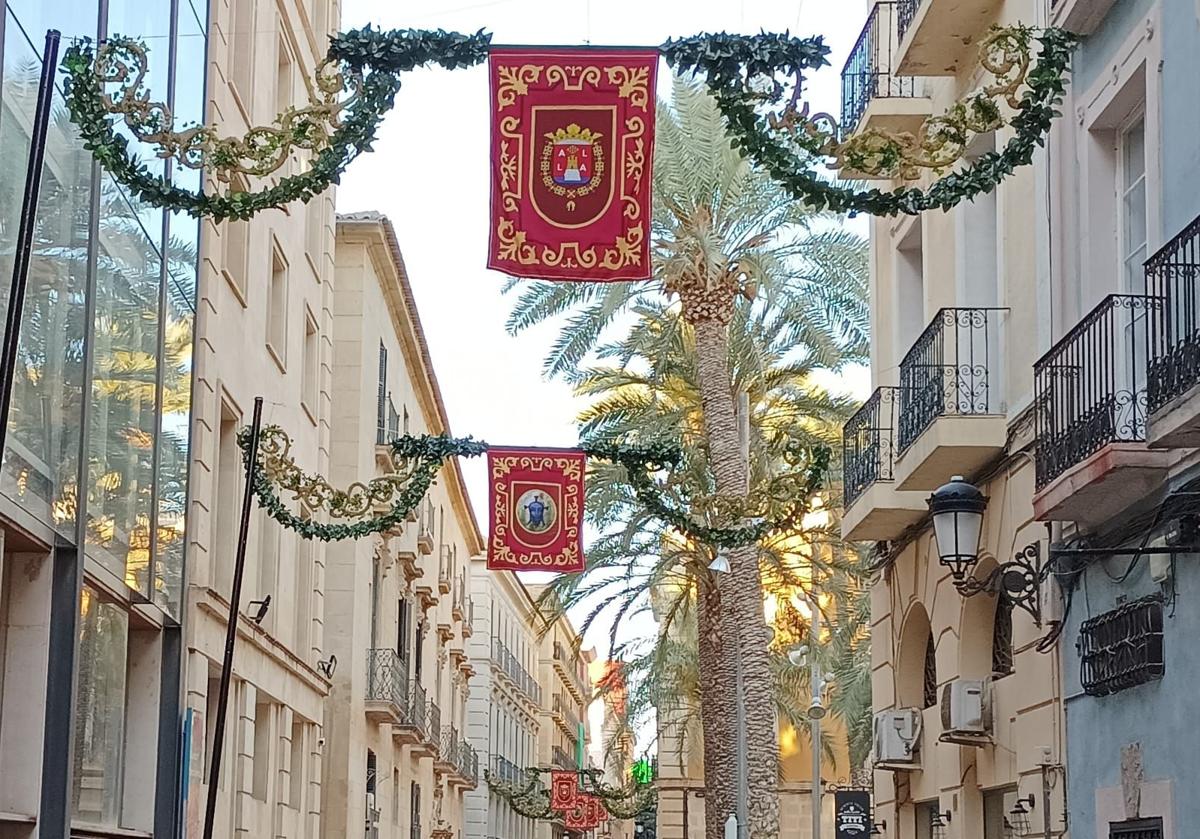 Los nuevos arcos ornamentales en la plaza de Santa Faz y calle Villavieja.