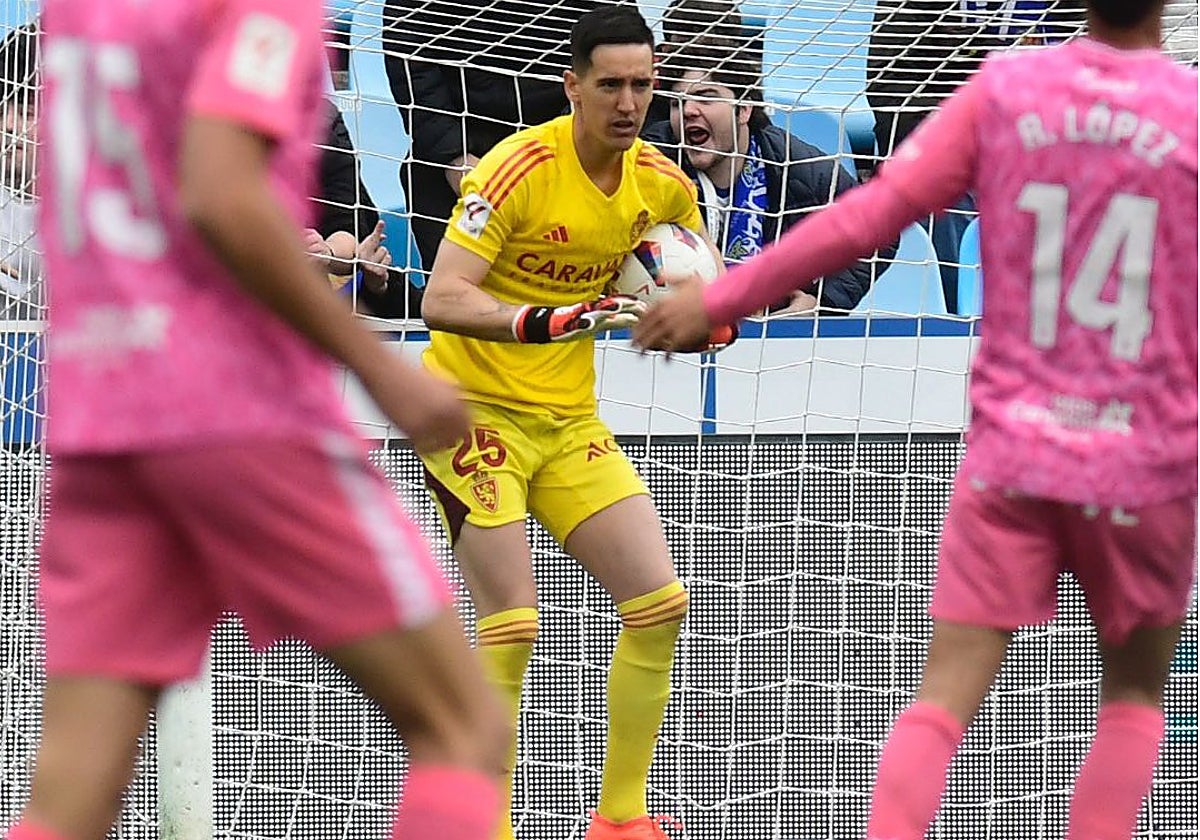 Edgar Badía, durante un partido con el Zaragoza.