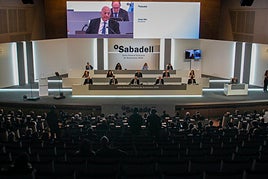 Un momento de la Junta General de Accionistas que se ha celebrado este miércoles en Alicante.