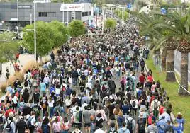 Miles de romeros, durante la romería oficial celebrada a primera hora de la mañana.