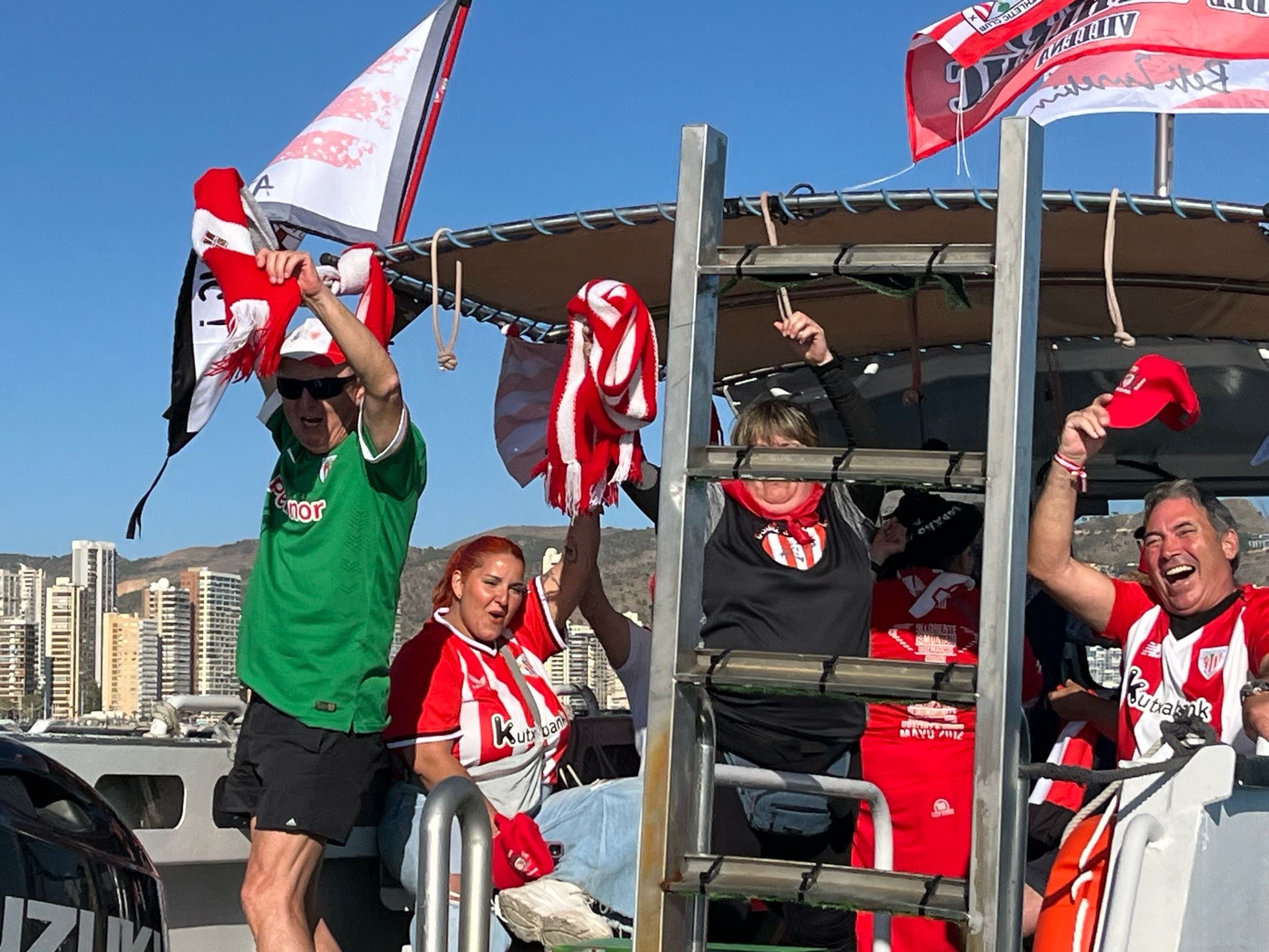 Así ha sido la versión de la gabarra del Athletic en Benidorm