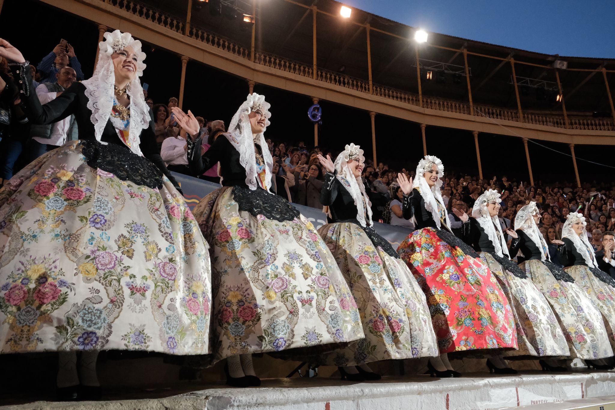 La elección de la bellea del foc de Alicante 2024, foto a foto