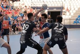 Partido inaugural del EÓN Balonmano en el Pitiu Rochel.
