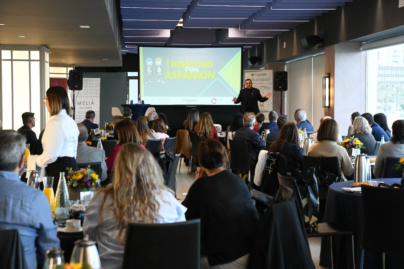 Así ha sido el I Desayuno con Aspanion celebrado en Alicante