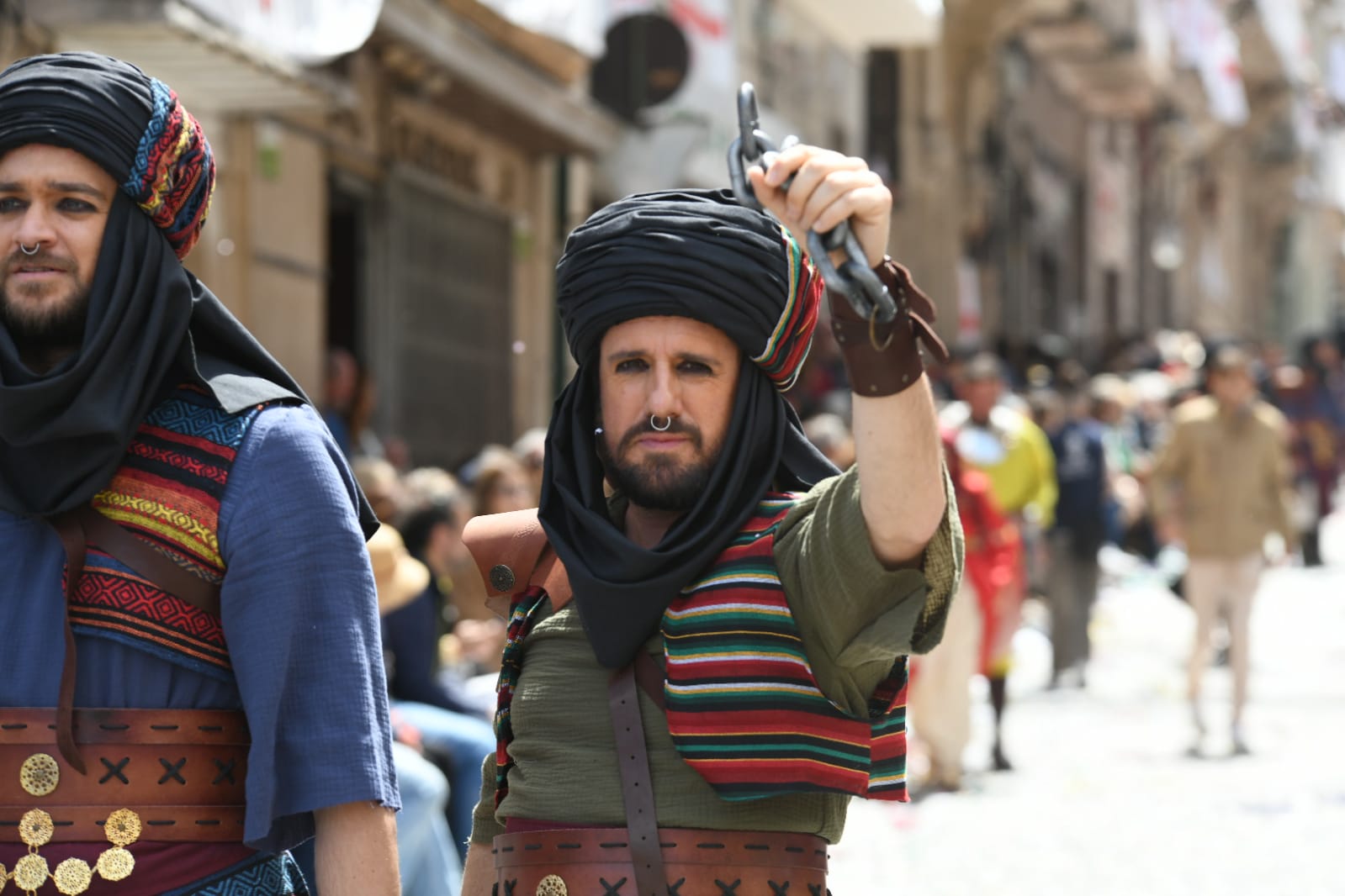 El alférez de los Aragoneses culmina la apoteósica Entrada cristiana de Alcoi
