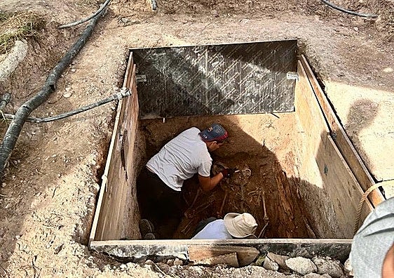 Exhumación de una fosa común.