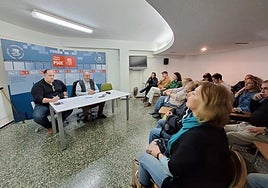 La comisión ejecutivo municipal del PSOE de Alicante, reunida este jueves.
