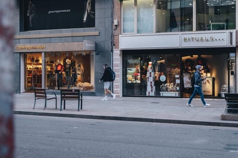 Imagen principal - Alicante es la provincia de la Comunitat con más comercios: 12 por cada 1.000 habitantes