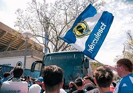 La afición empuja al Hércules