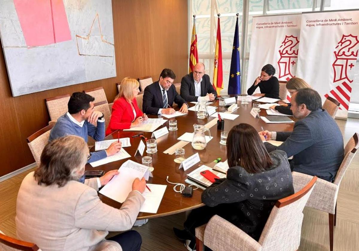 Alicante estudia recurrir ante el Tribunal Supremo la sentencia de los macrodepósitos del Puerto