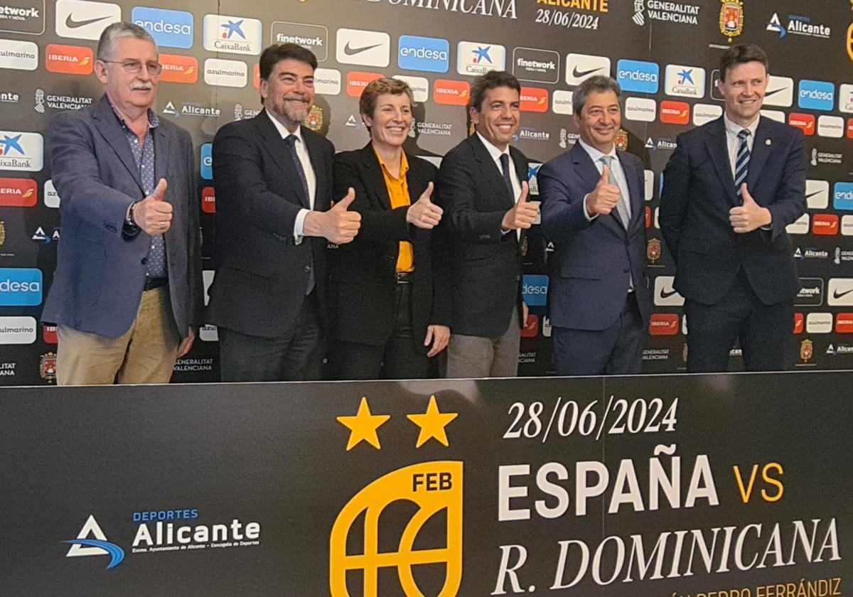 La presentación del encuentro ha tenido lugar este martes en el Ayuntamiento de Alicante.